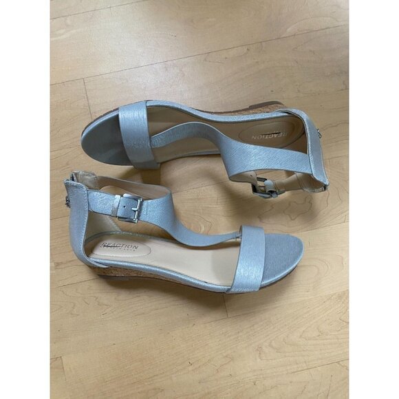 REACTION Kenneth Cole "Great Viber" Silver Women  NEW sandal low wedge - Picture 3 of 7